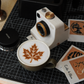 📢📢 50% KORTING☕ Retro koffiekunst-camera – mechanische lattesjabloonprinter voor eenvoudige latte art.
