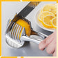 📢📢 50% KORTING !! ⏰ 1+1 GRATIS🍋 Creatieve Keukensnijder – Handzame snijhulp van voedselveilig aluminiumlegering, voor snel en eenvoudig snijden van citroen, tomaat, ui en zachte groenten & fruit.