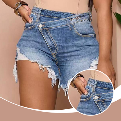 Hoogsluitende Denim Shorts met Diagonale Knopen & Gerafelde Zoom