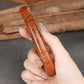 Halfgevormd klein mes in massief hout