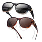 🕶️👓  Brildragers opgelet: deze oversized zonnebril schuift over je eigen bril en je ziet eruit als een filmster – geen dure clip-on, geen geknipper met lenzen!