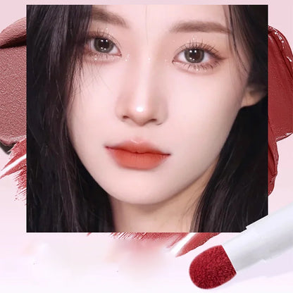 💋 1+1 GRATIS – Matte Lipgloss met Langhoudende Finish | Soepel & Gelijkmatig Aan te Brengen | Mooie Matte Look | Kleuren naar Keuze