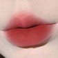 💋 1+1 GRATIS – Matte Lipgloss met Langhoudende Finish | Soepel & Gelijkmatig Aan te Brengen | Mooie Matte Look | Kleuren naar Keuze